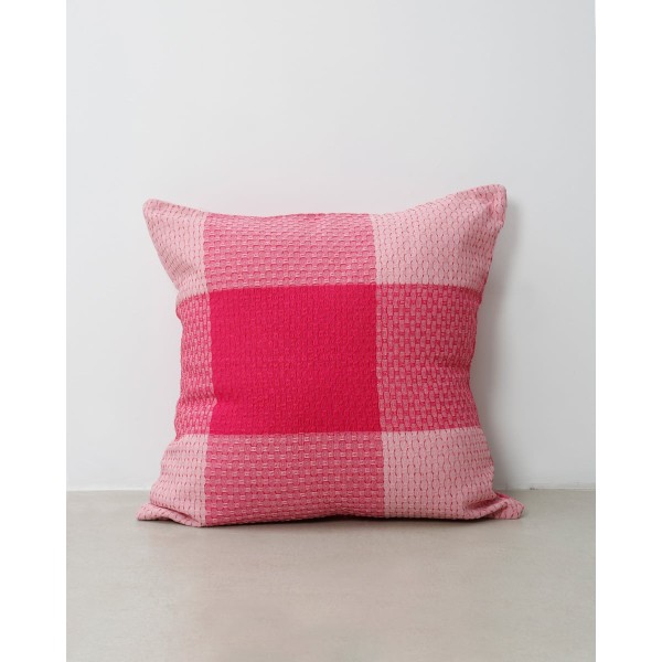 Διακοσμητική μαξιλαροθήκη Olivia με καρώ και κυψελωτό σχέδιο 40x40cm Φούξια