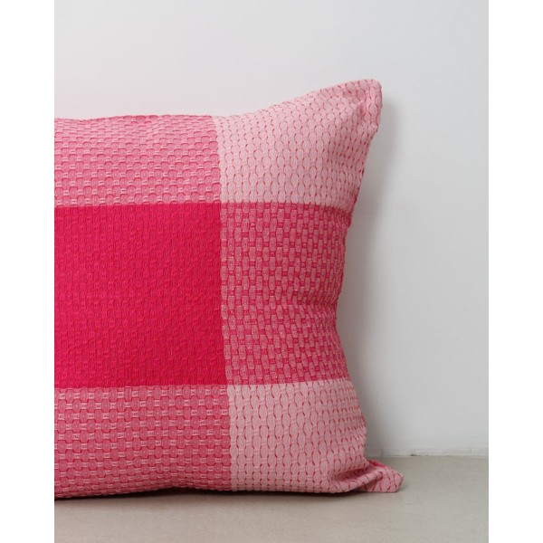 Διακοσμητική μαξιλαροθήκη Olivia με καρώ και κυψελωτό σχέδιο 40x40cm Φούξια